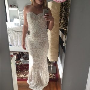 LULUS LONG MAXI DRESS
